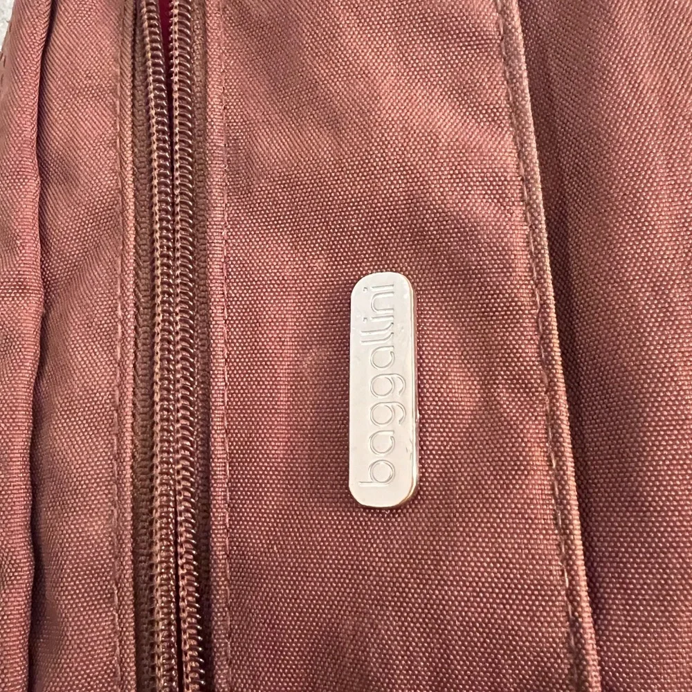 Baggallini Crossbody Bag - Picture 12 of 15